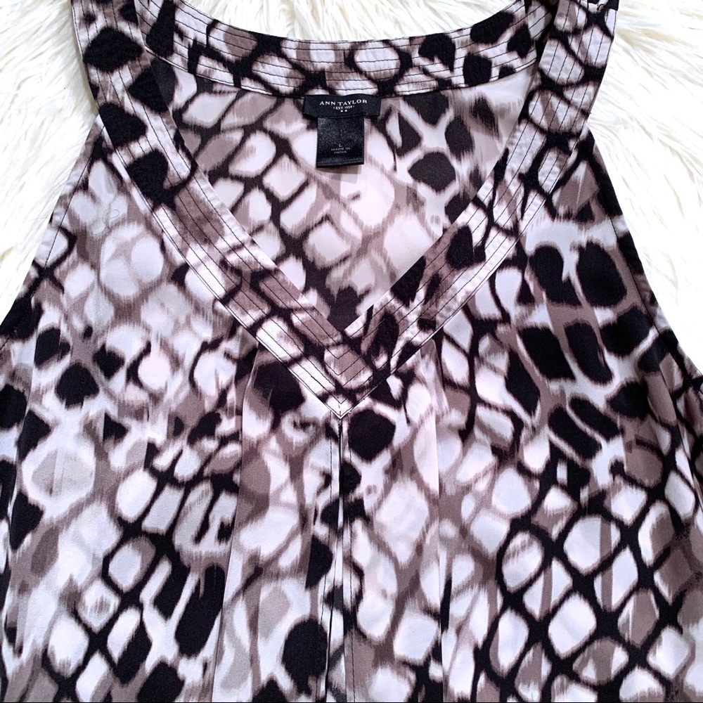 ❗️SOLD❗️Ann Taylor Silky Snake Print Blouse - Picture 6 of 8